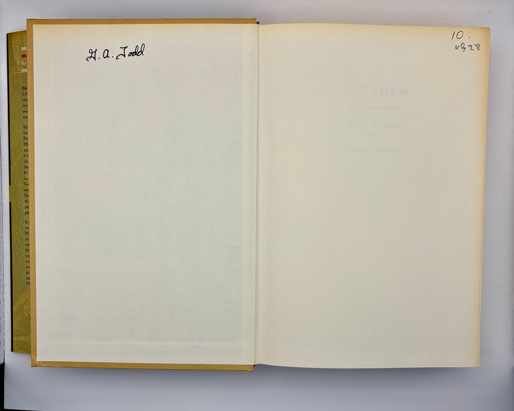 Matthew: A Commentary, Volume 1: The Christbook, Matthew 1-12 by Frederick Dale Bruner (Good)