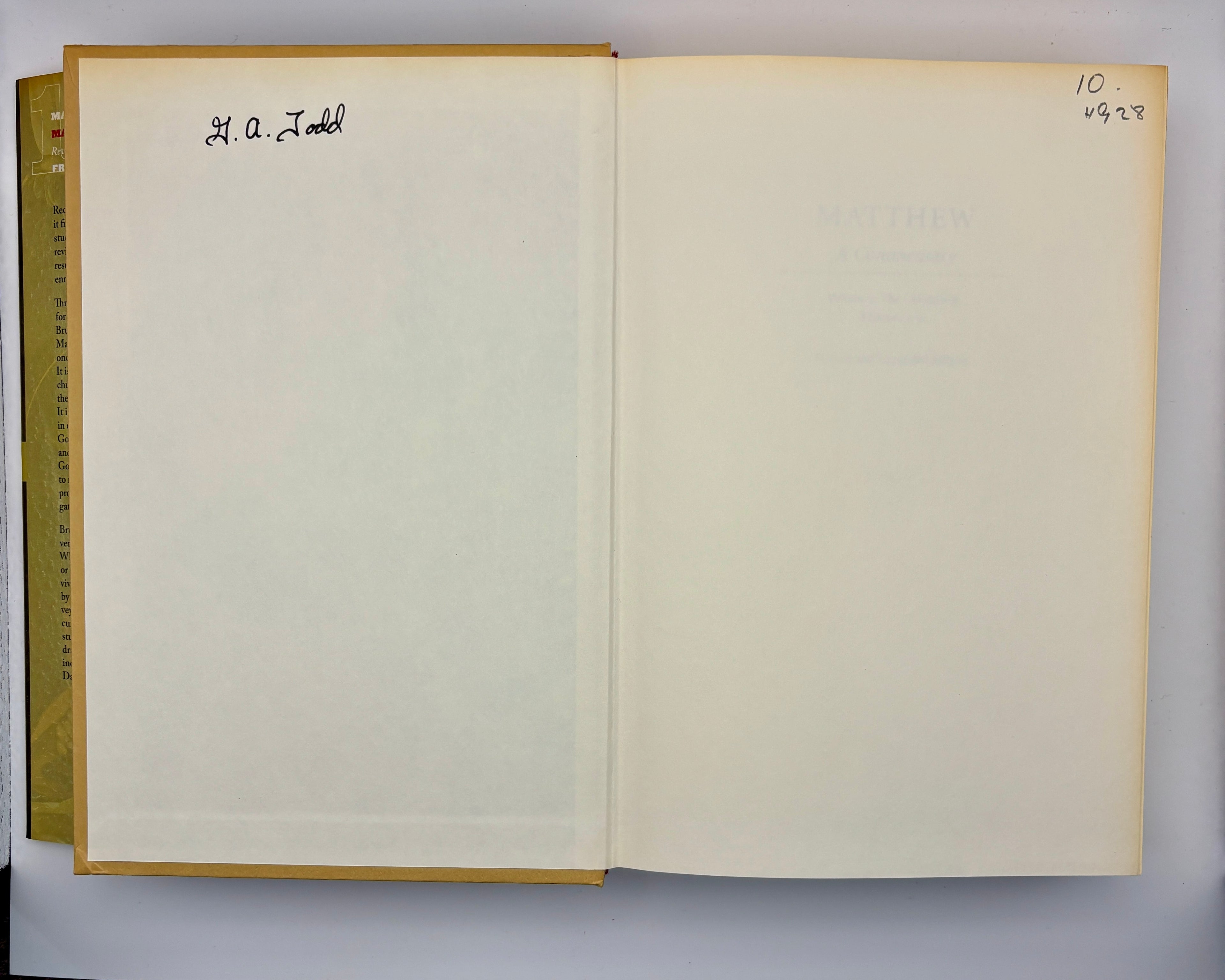 Matthew: A Commentary, Volume 1: The Christbook, Matthew 1-12 by Frederick Dale Bruner (Good)